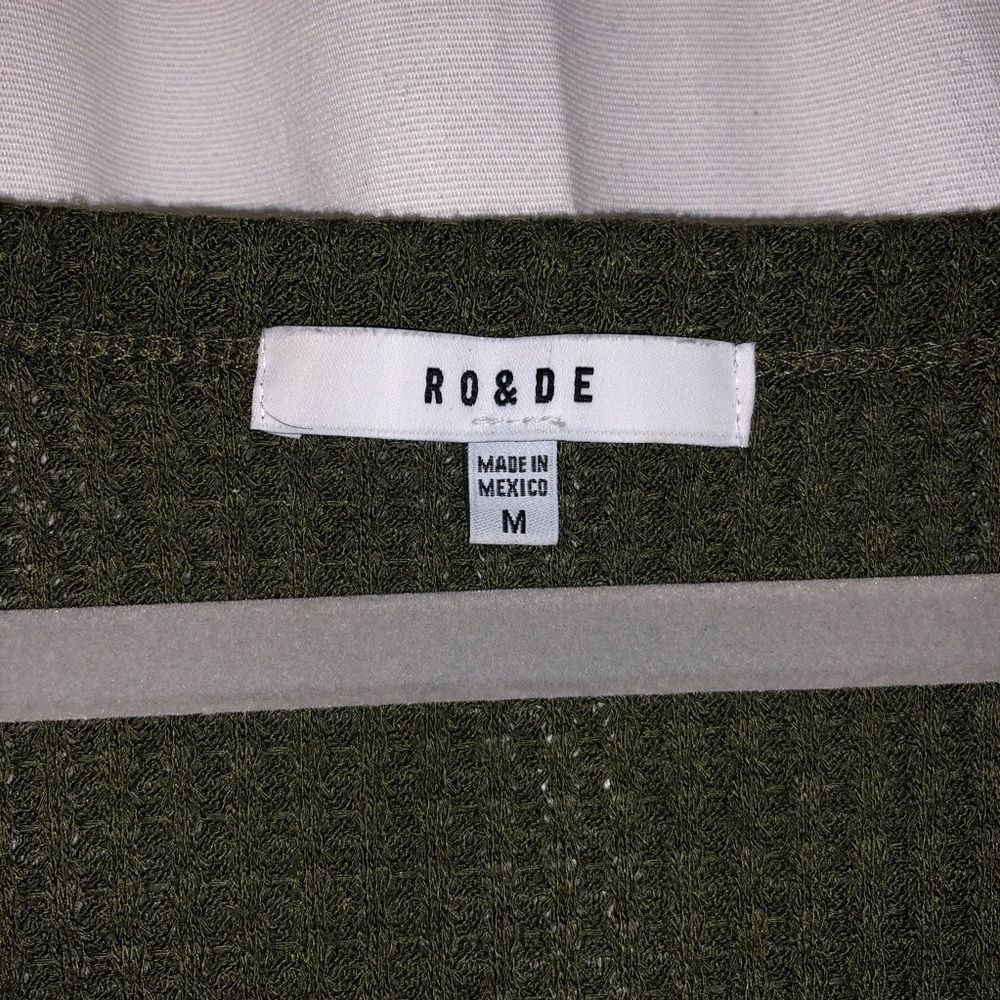 V-Neck - Picture 3 of 4